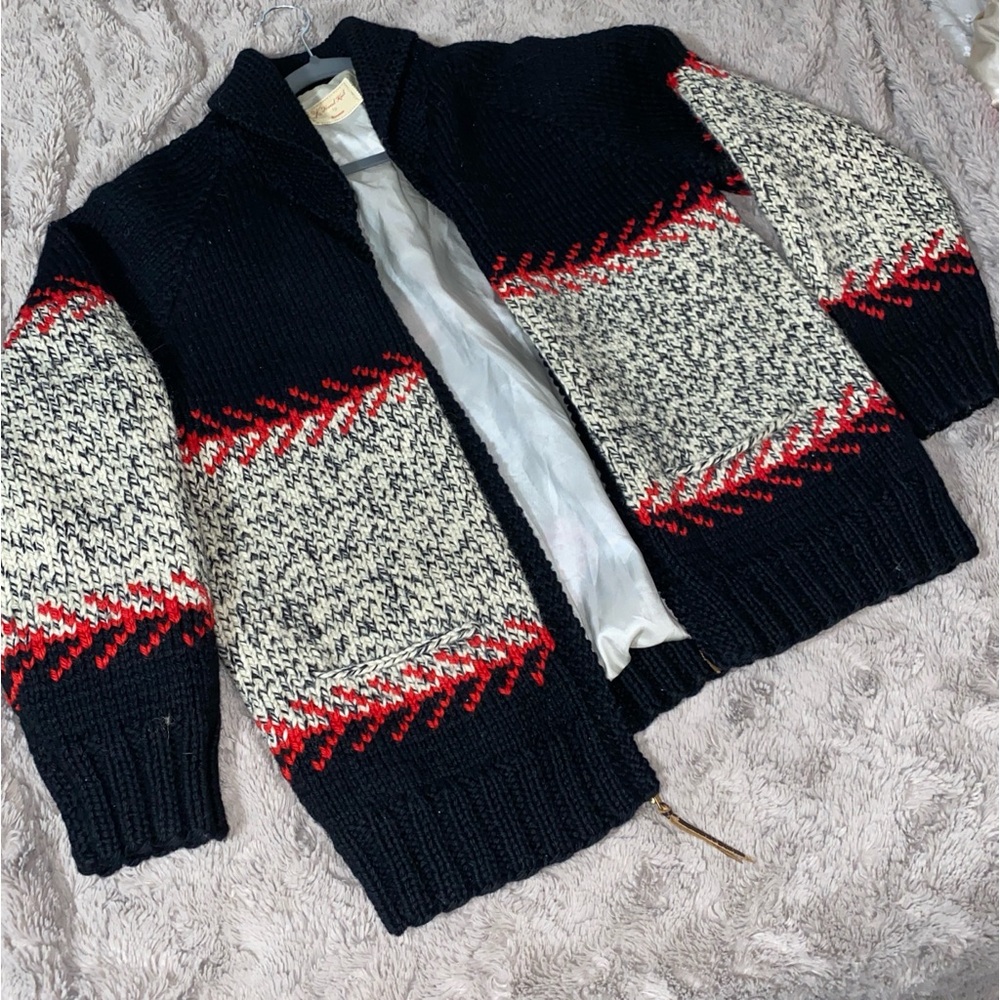 Cowichan hand knit lined zip up sweater